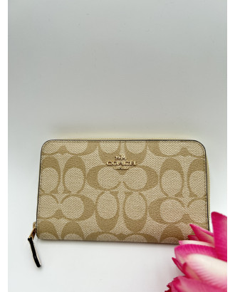 MEDIUM ID ZIP WALLET CANVA