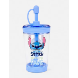 Vaso transparente y pajita...